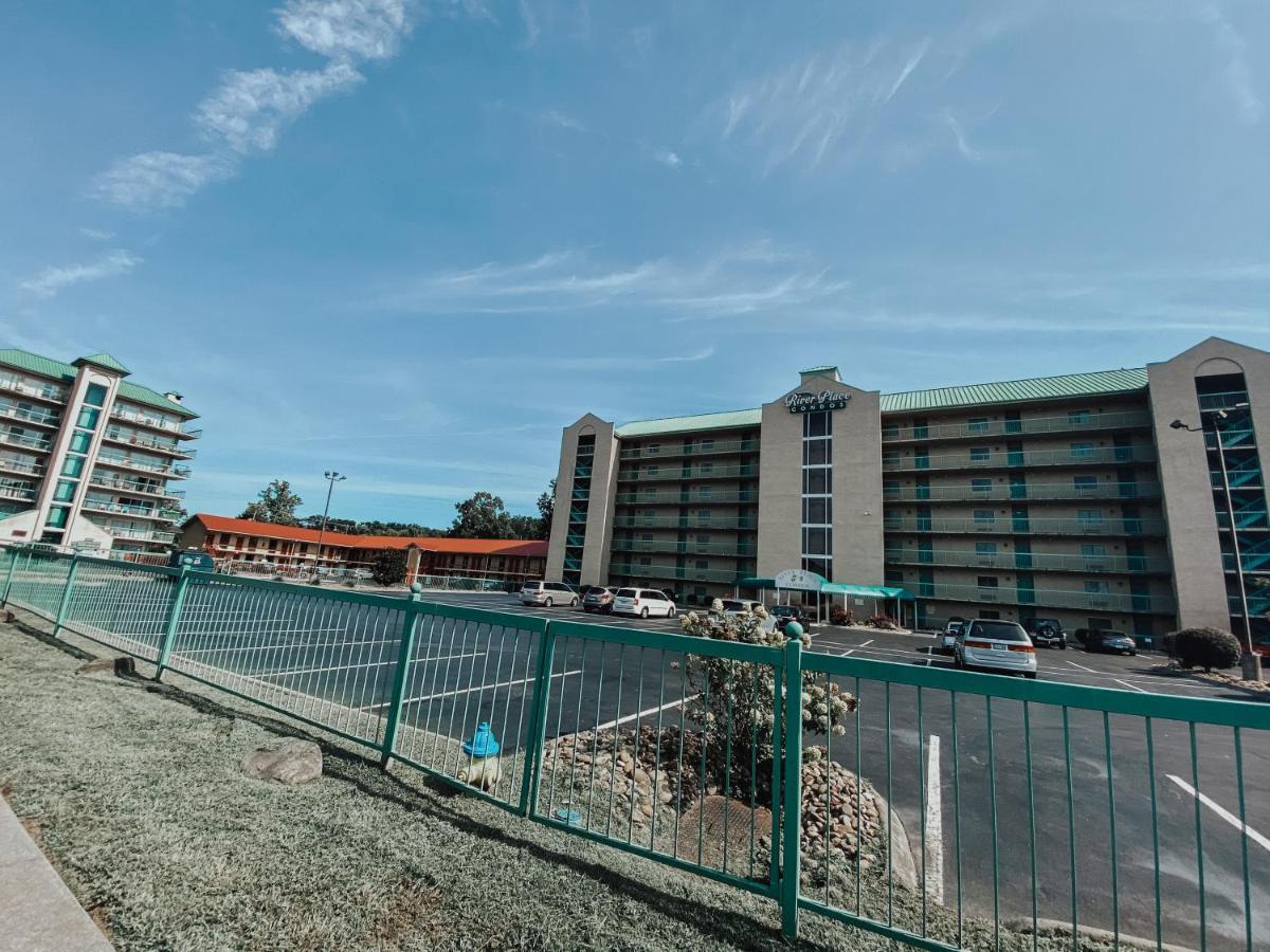 פיג'ן פורג' River Place Condos #409 1Bd, 2Bath מראה חיצוני תמונה